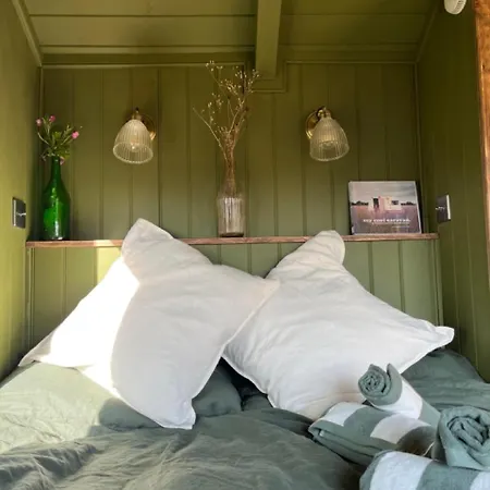 'Bramley' Hut On Private Farm Hotel Charsfield Exterior photo
